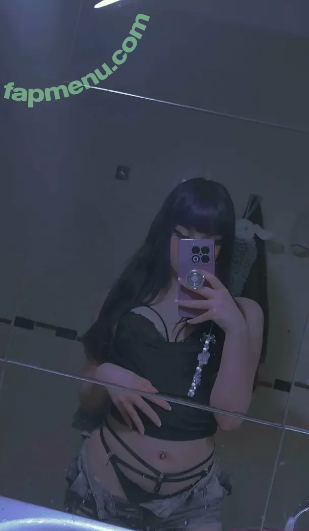 theakaleina nude photo #0021 (ihatelaiika)