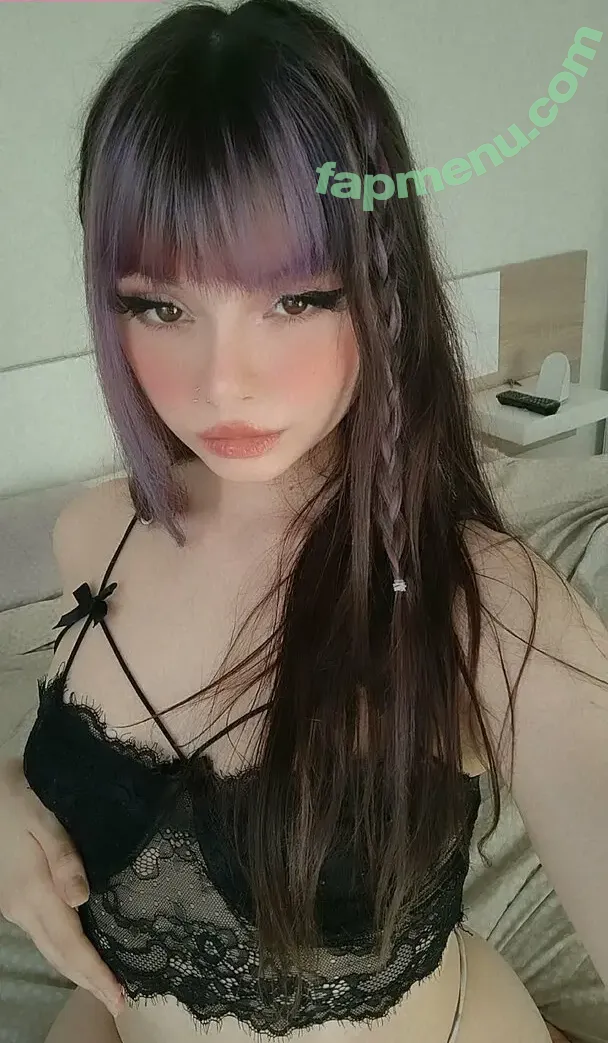 theakaleina nude photo #0025 (ihatelaiika)