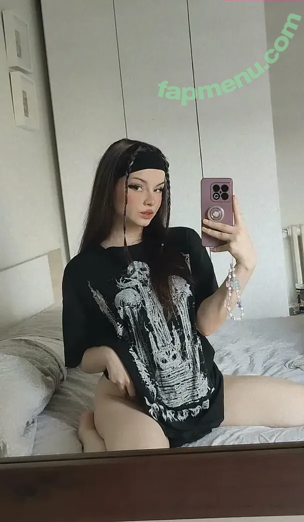 theakaleina nude photo #0027 (ihatelaiika)