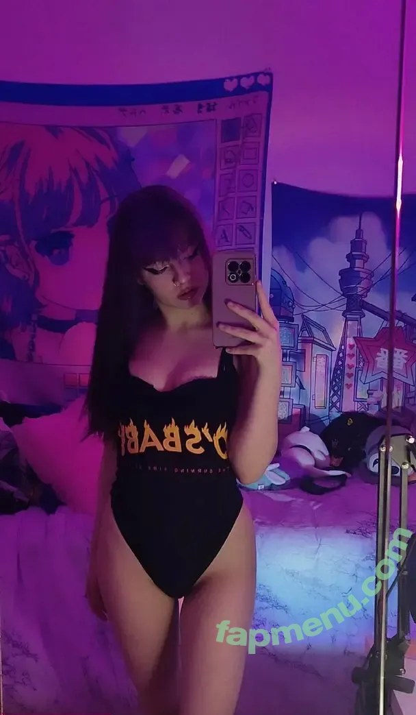 theakaleina nude photo #0033 (ihatelaiika)