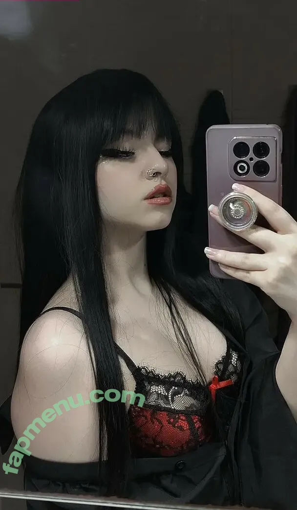 theakaleina nude photo #0115 (ihatelaiika)