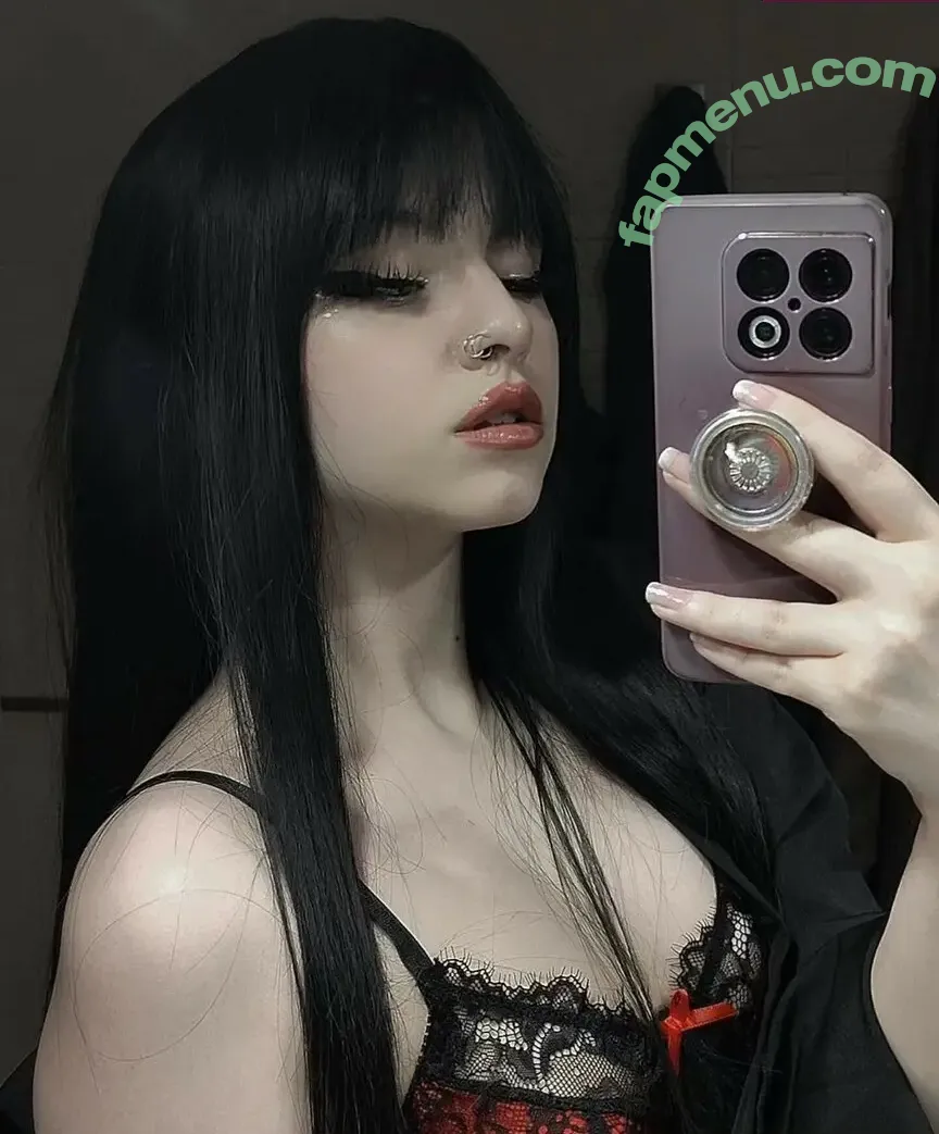 theakaleina nude photo #0116 (ihatelaiika)