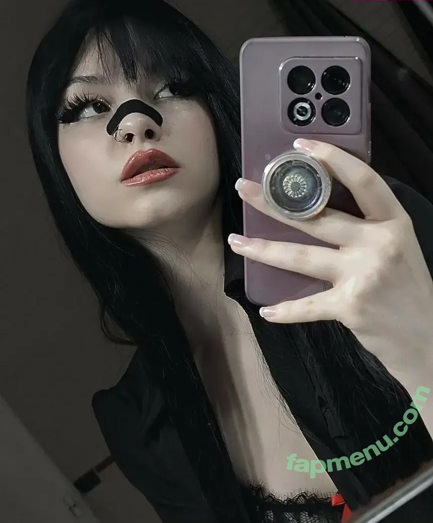 theakaleina nude photo #0118 (ihatelaiika)