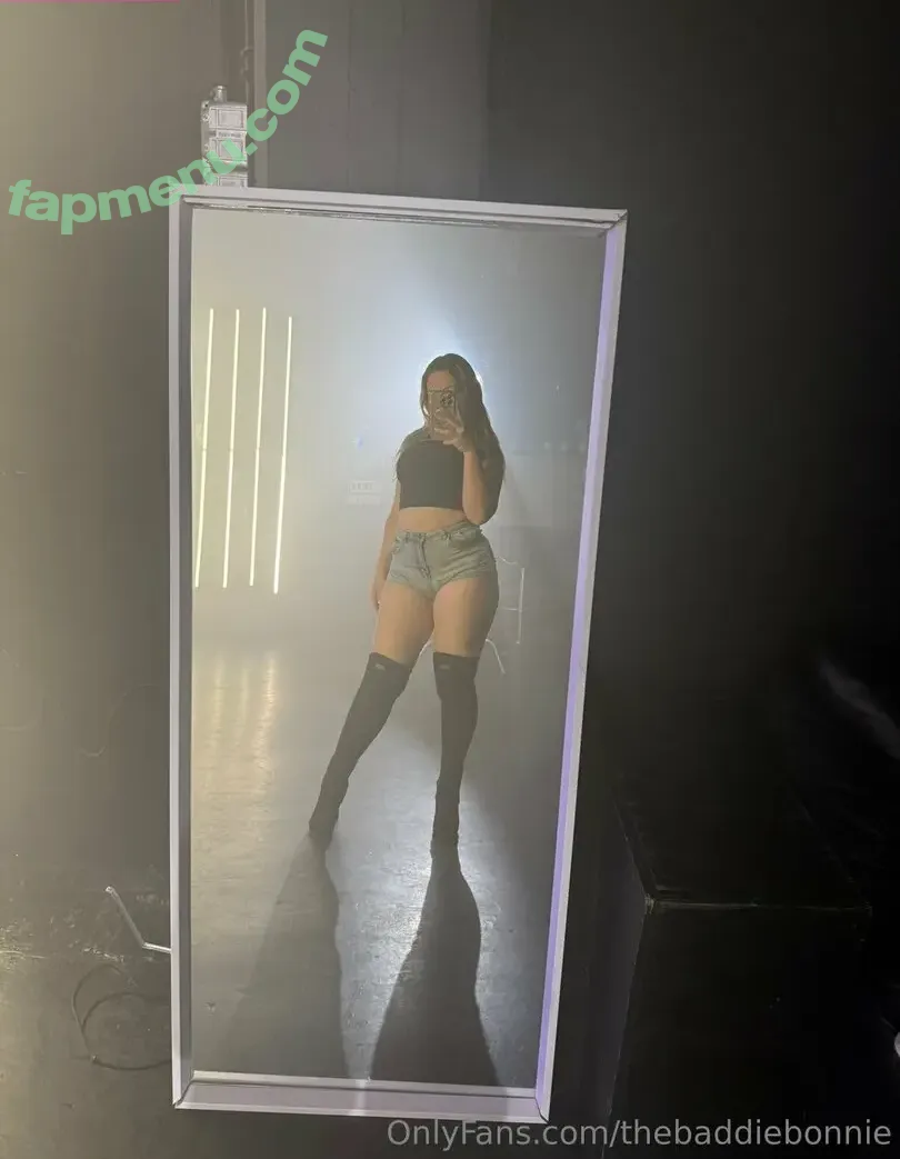 thebaddiebonnie nude photo #0133 (benitapeters_)