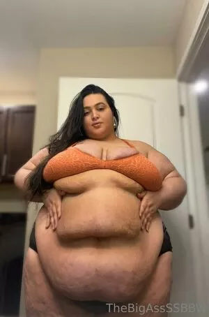 thebigassssbbw1 / thebigglooom nude photo #0104