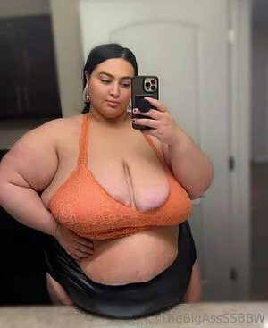 thebigassssbbw1 / thebigglooom nude photo #0113
