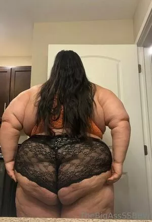 thebigassssbbw1 / thebigglooom nude photo #0114