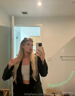 theblondebarbiexo555 / thechanelbestcoast nude photo #0067