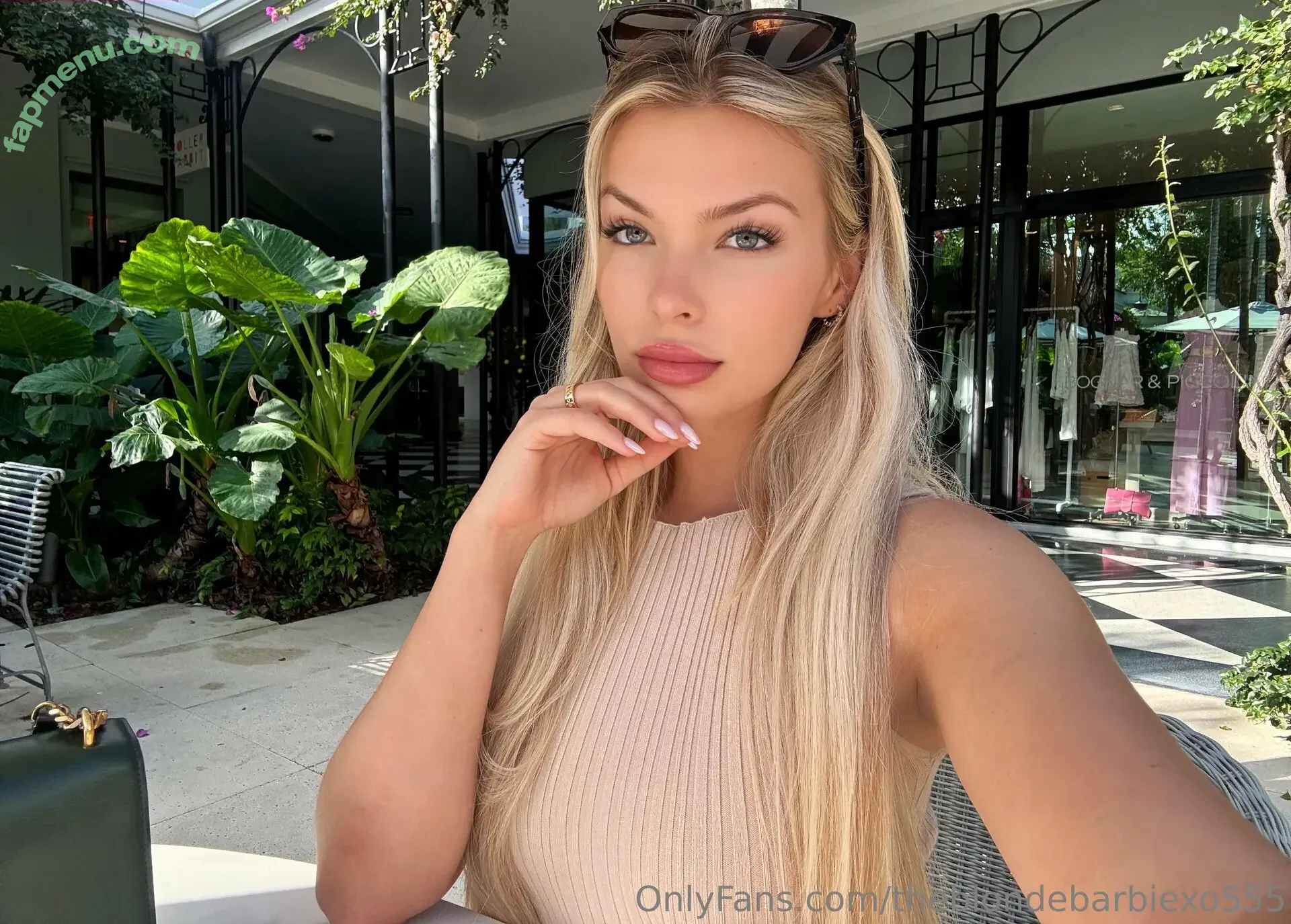 theblondebarbiexo555 nude photo #0024 (thechanelbestcoast)