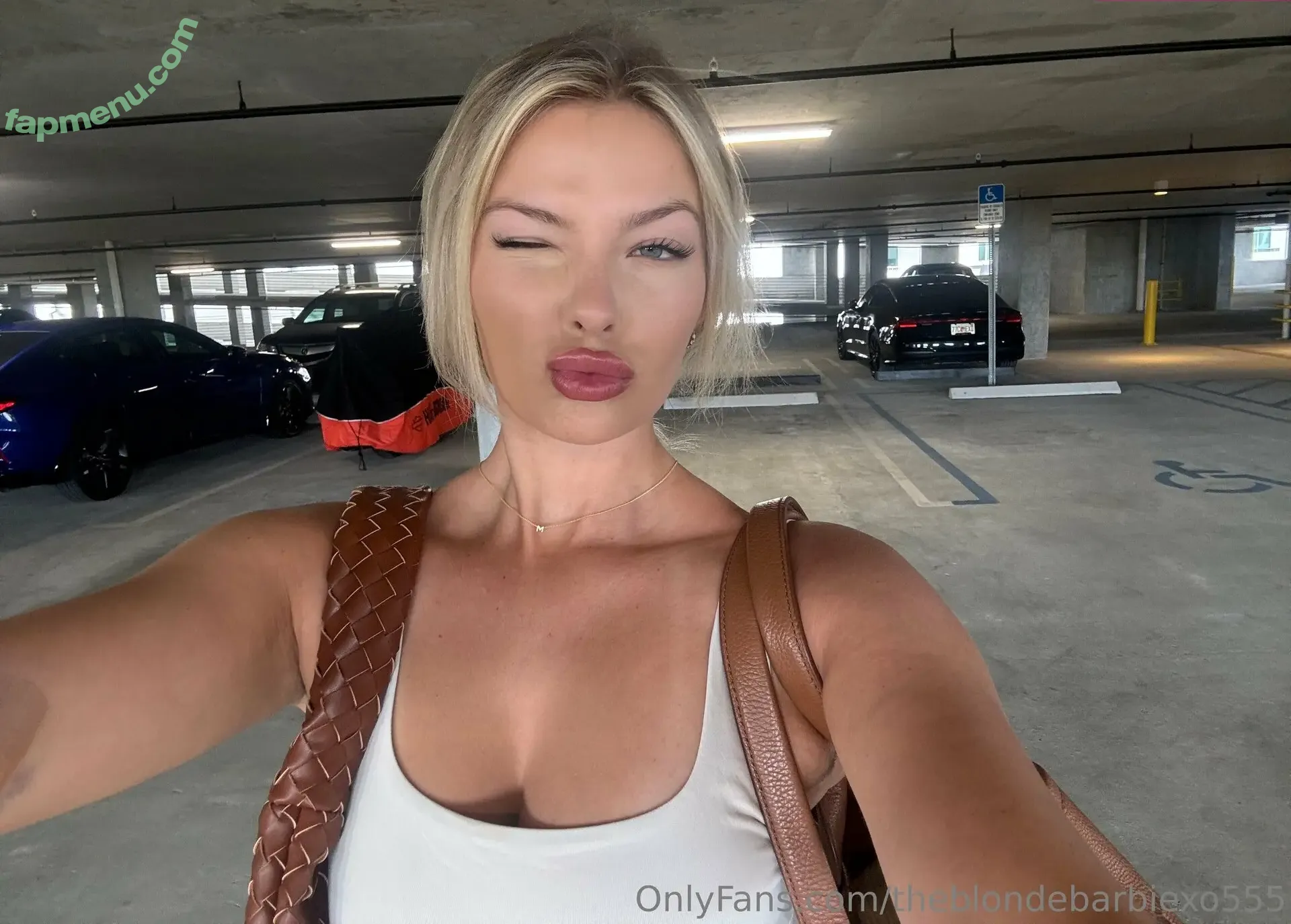 theblondebarbiexo555 nude photo #0073 (thechanelbestcoast)