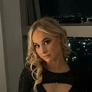 theblondienextdoor / Toriputland nude photo #0002