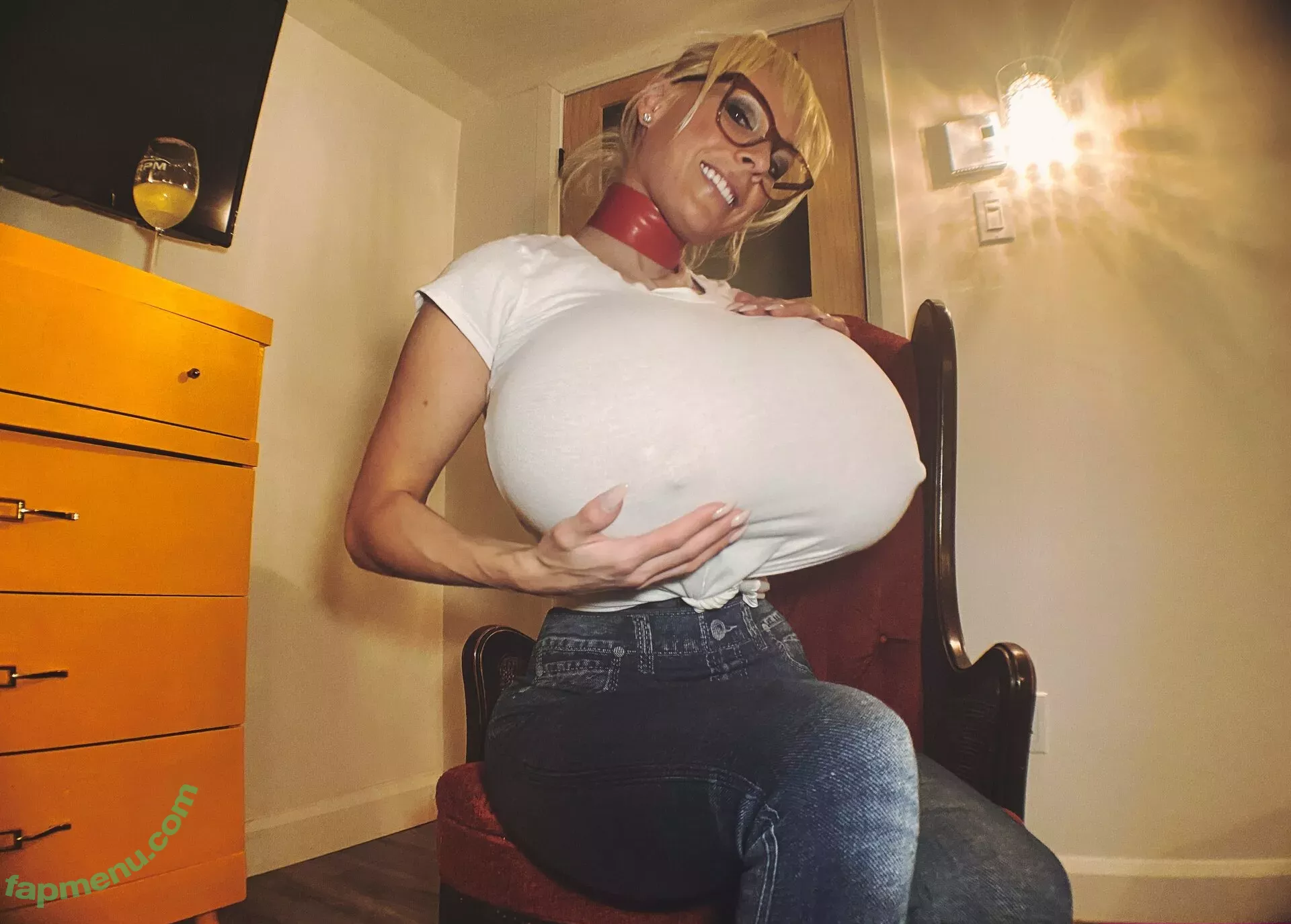 thebustysasha nude photo #0005 (pinupgodesses)