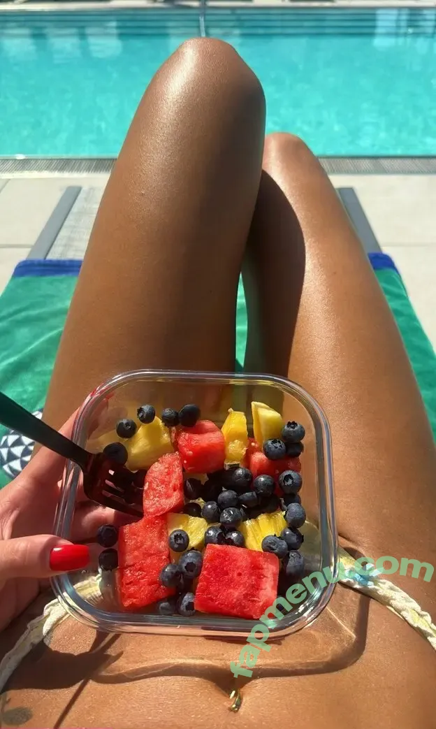 thecocktailqueen nude photo #0016 (thecocktailqueen)