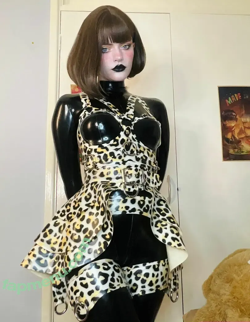 thecutestkittycat nude photo #0522 (thecutestkittycat)