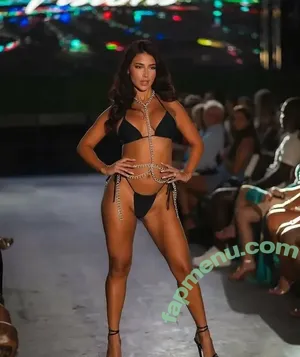 thedanihin / Daniela Hincapie / daniihiin nude photo #0001