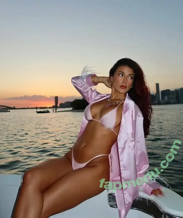 thedanihin nude photo #0031 (Daniela Hincapie / daniihiin)