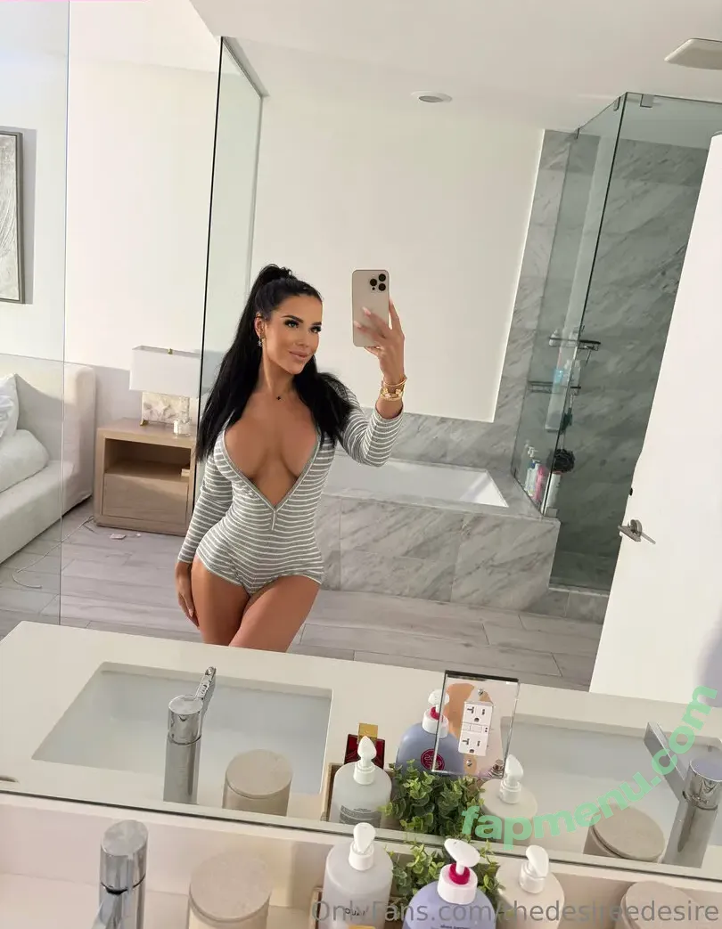 thedesireedesire nude photo #0003 (thedesireedesire)