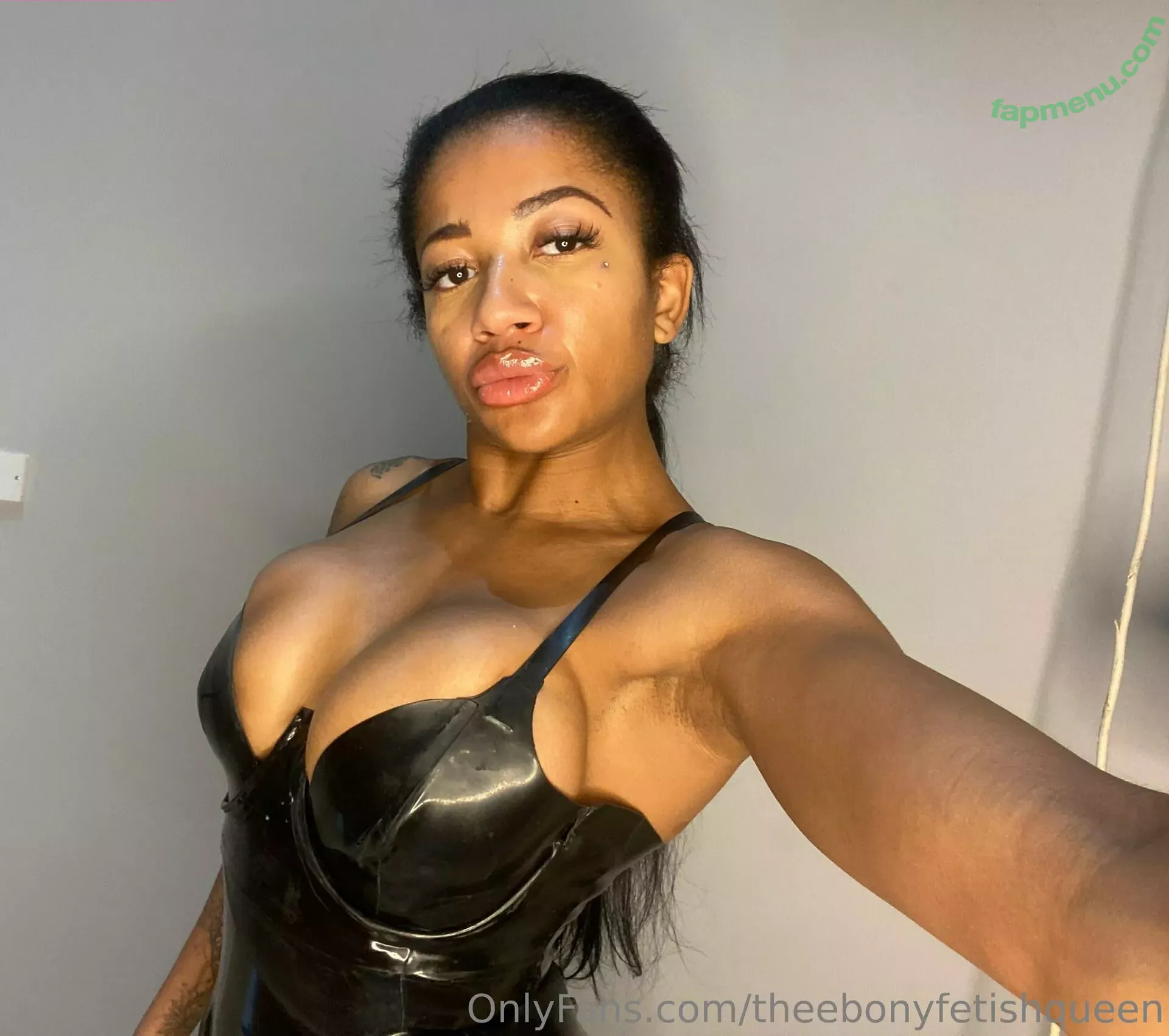 theebonyfetishqueen nude photo #0007 (theebonyfetishqueen)