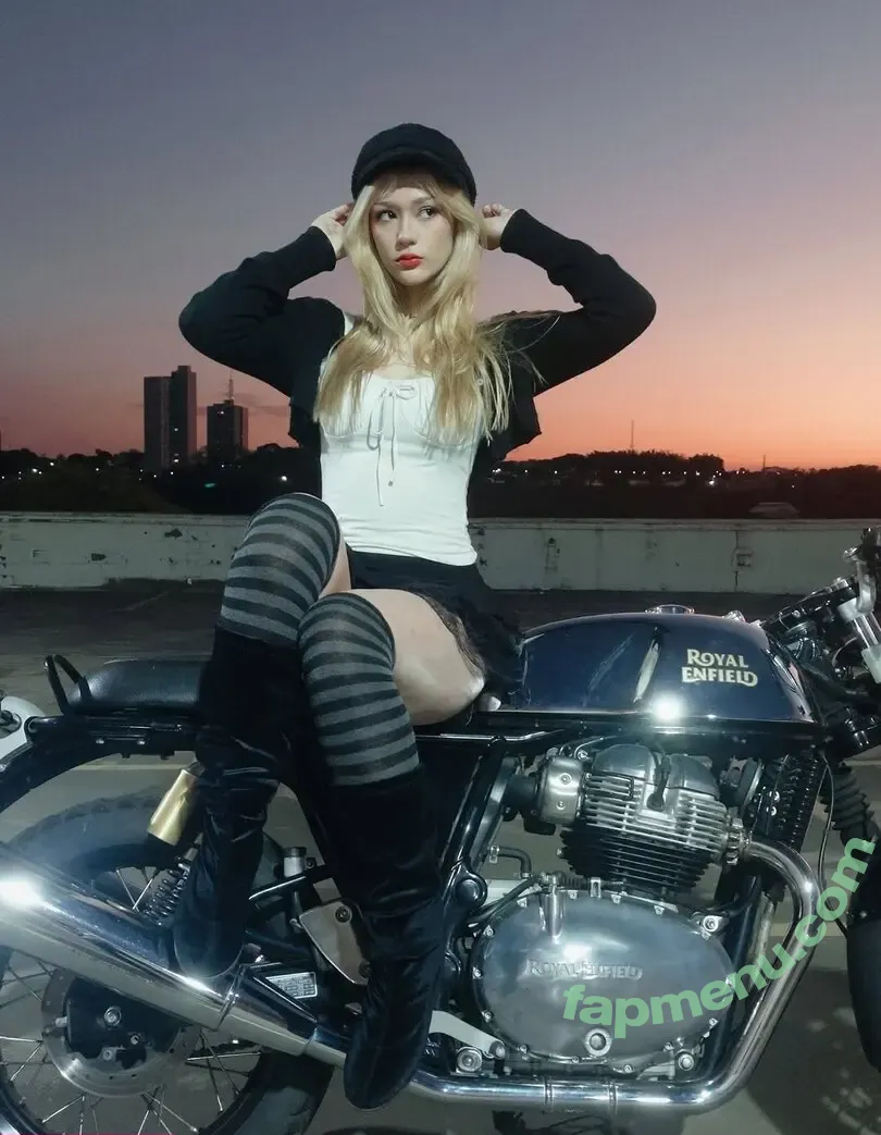 _theecat_ nude photo #0051 (Agatha / agatha.s.free)