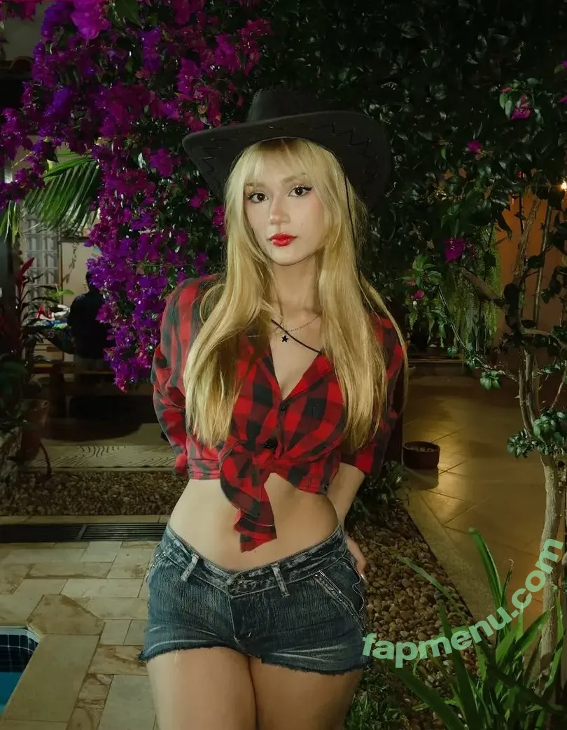 _theecat_ nude photo #0073 (Agatha / agatha.s.free)