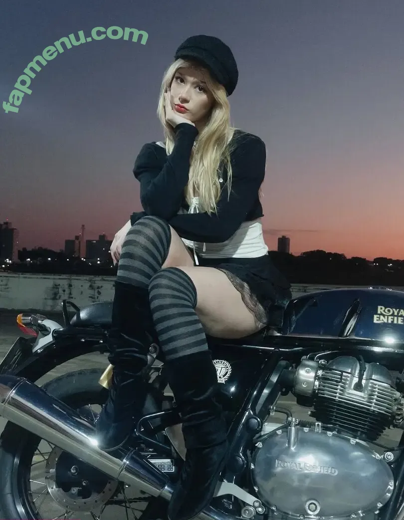 _theecat_ nude photo #0120 (Agatha / agatha.s.free)