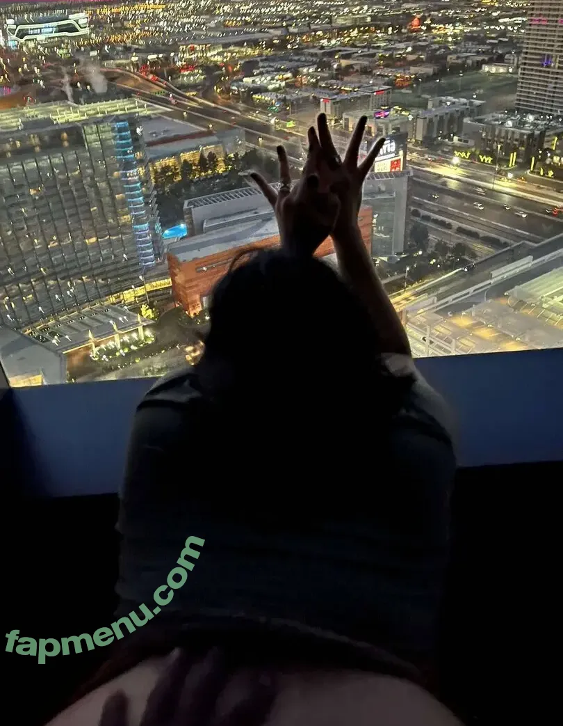 theepoetspoem nude photo #0012 (theepoett)