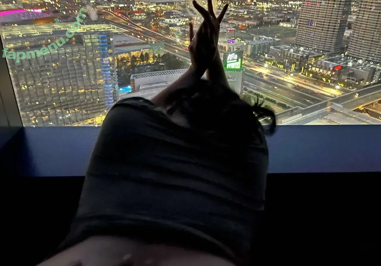 theepoetspoem nude photo #0013 (theepoett)