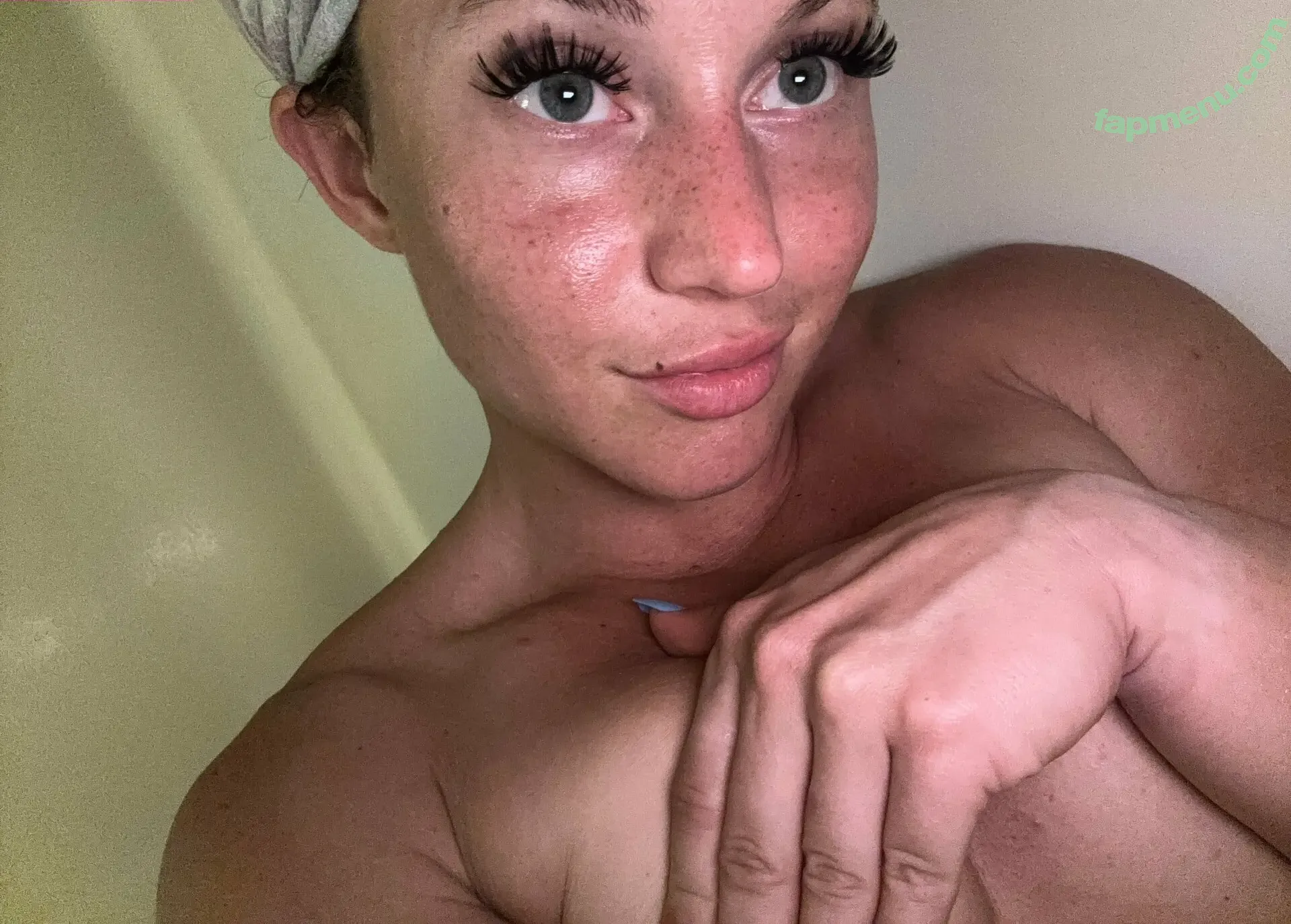 theevashtii nude photo #0127 (V A S H T I / thevenussteele)