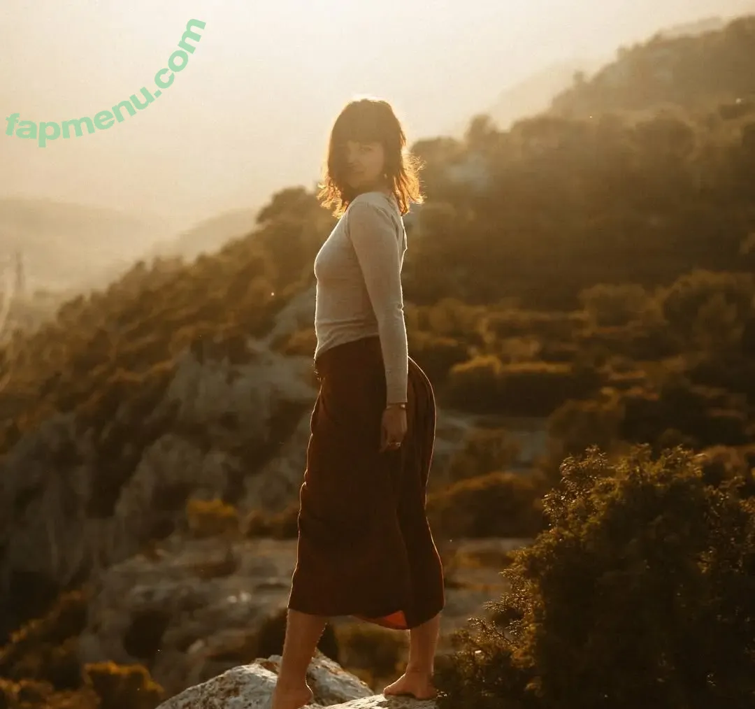 thegarnetsoul nude photo #0118 (robincy / robincyn)