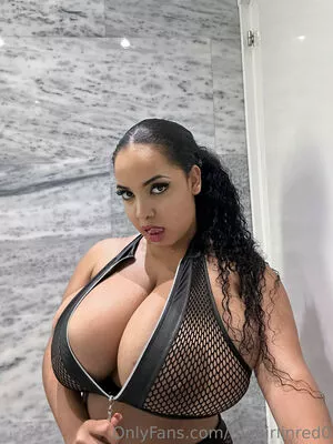 Thegirlinred0 / laylasmainaccount nude photo #0129