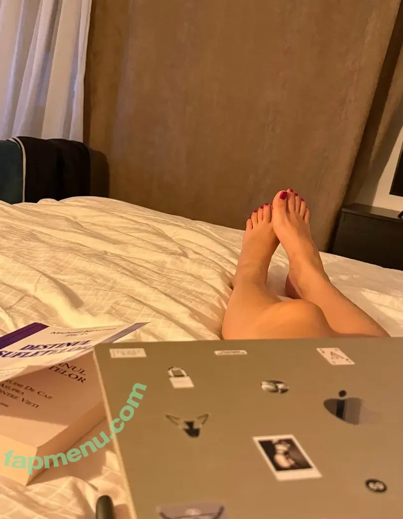 thegoddesstina_feet nude photo #0028 (thegoddesstina_)