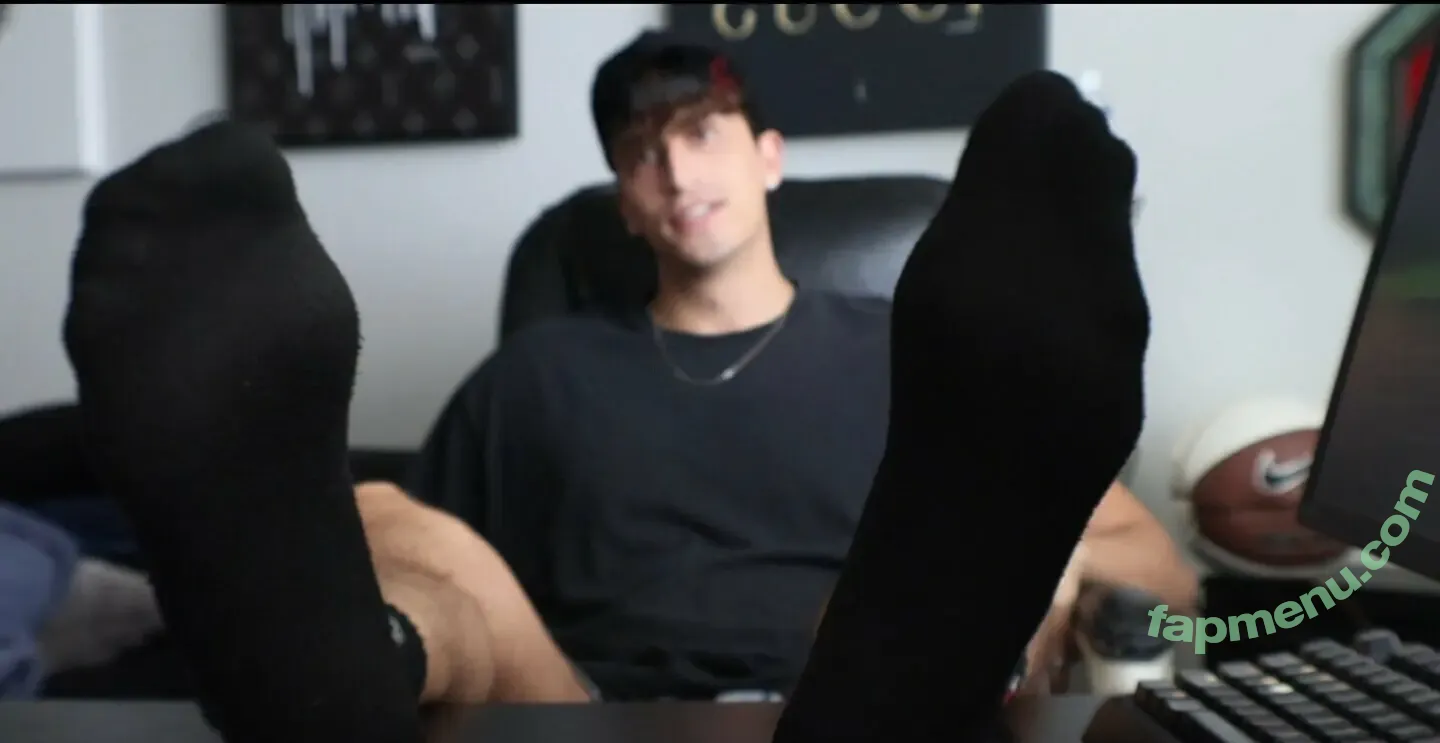 thehunghooper nude photo #0066 (hung_huge)