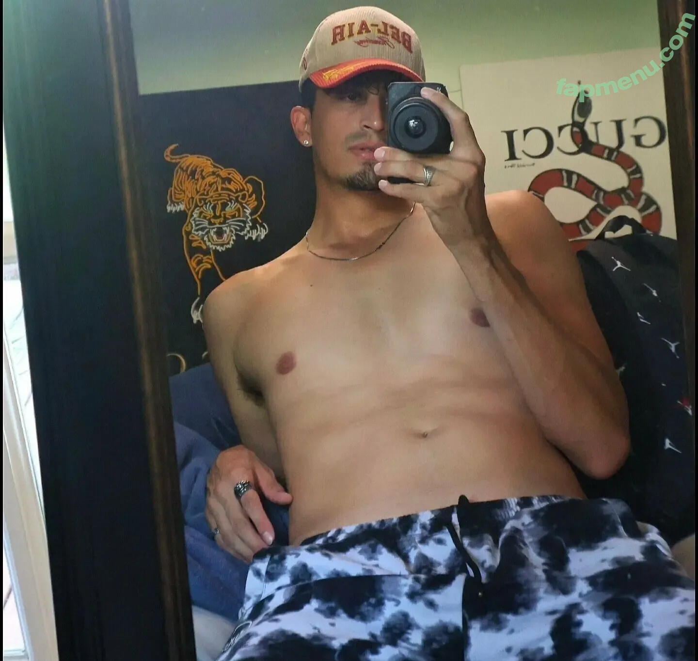 thehunghooper nude photo #0120 (hung_huge)