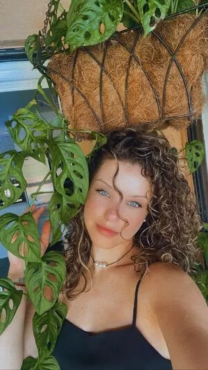 theislandgirl / lilysvibe / tigvibes nude photo #0040