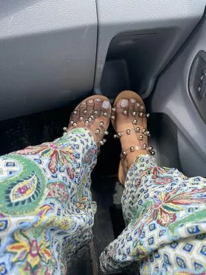 theislandgirl / lilysvibe / tigvibes nude photo #0075