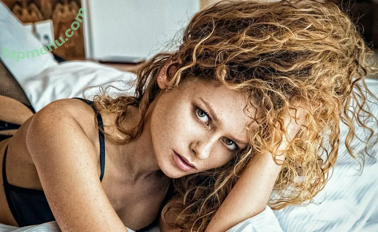 thejuliafree nude photo #0002 (wetshirtclub)