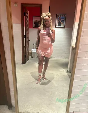 thekierahogan_ / hoganknowsbest18 nude photo #0021