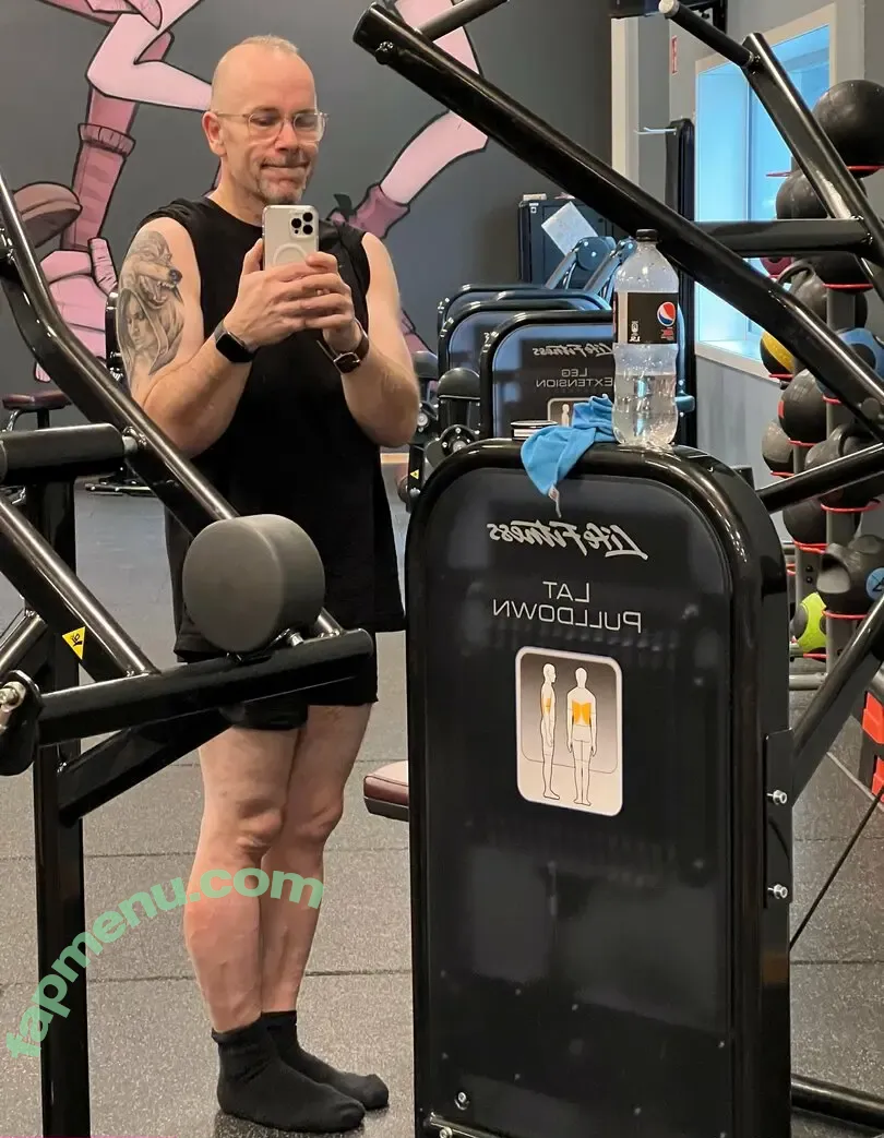 thekingswe nude photo #0010 (thekingswe)