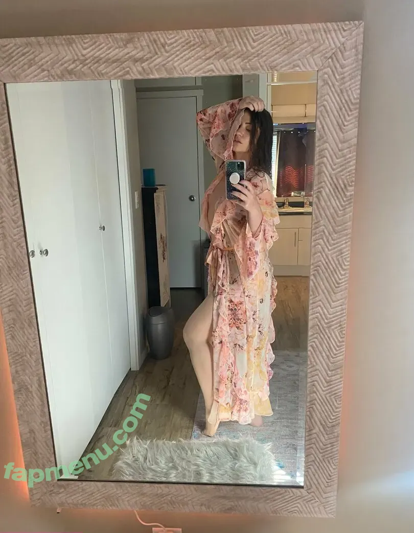 theladyinvelvet nude photo #0003 (threnodyinvelvet)