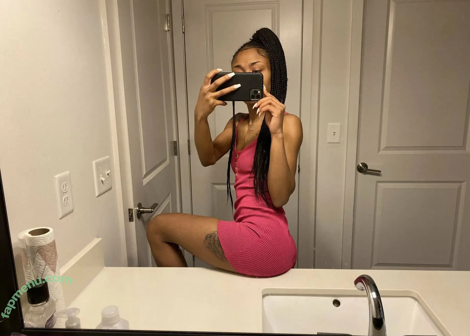 thelittprincess nude photo #0003 (thelittprincess)