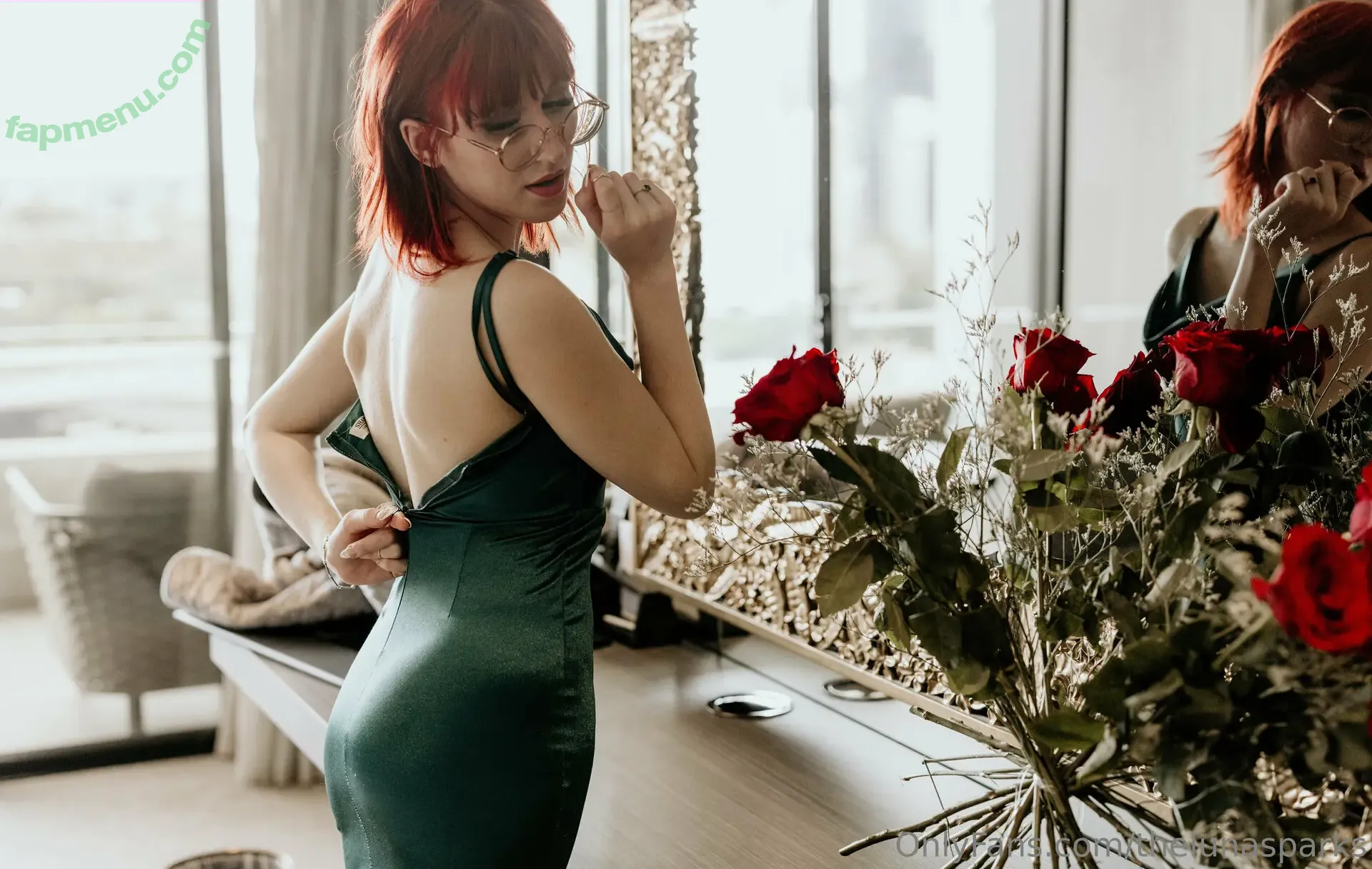 Thelunasparks nude photo #0010 (Luna Sparks)