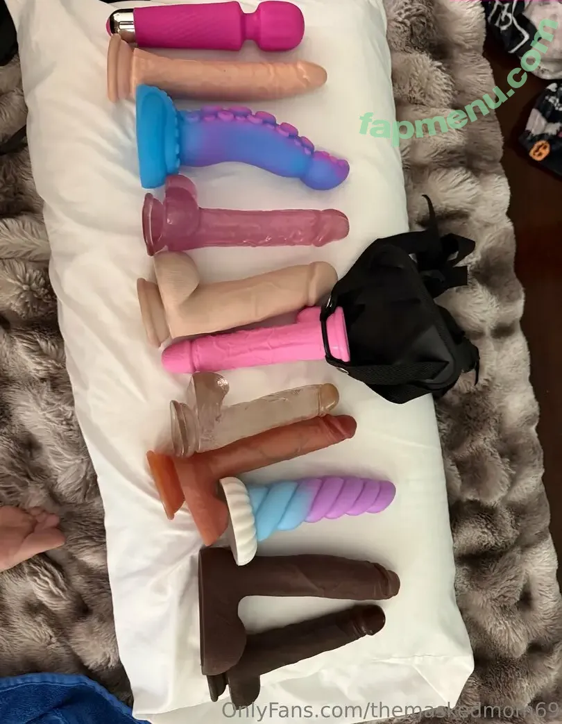 themaskedmom69 nude photo #0024 (The_Masked_Mom / realmrsmolly / themaskedmomvip / themennonitemom)