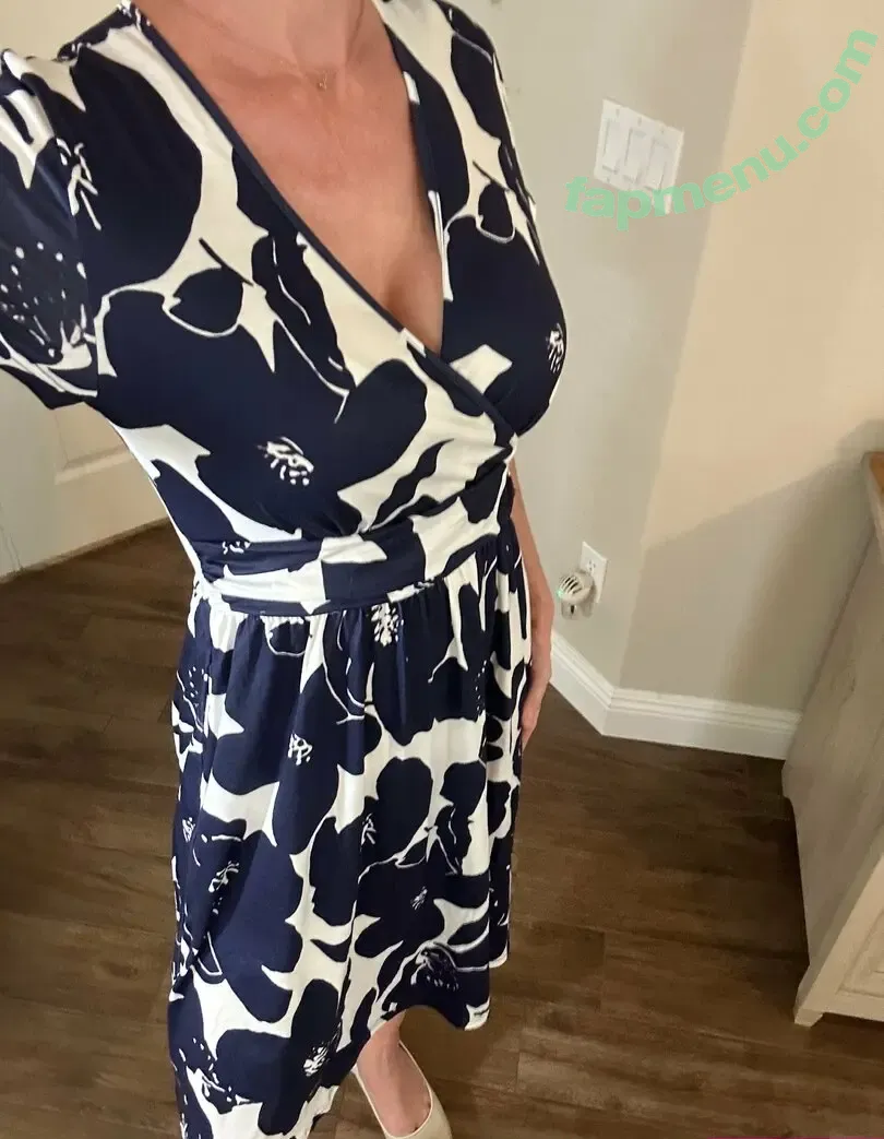 themaskedmom69 nude photo #0034 (The_Masked_Mom / realmrsmolly / themaskedmomvip / themennonitemom)