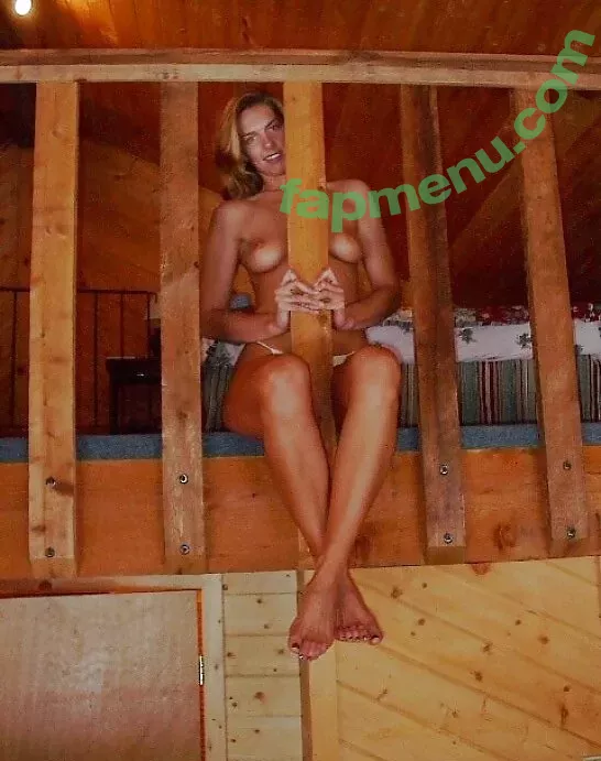 themikaylamiles nude photo #0026 (themikaylamiles)