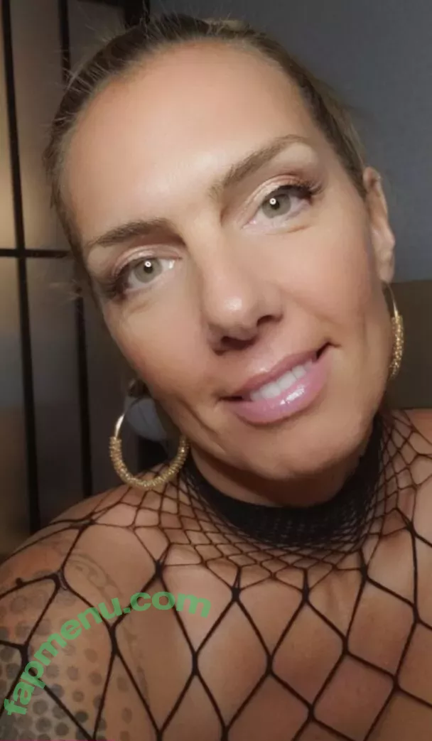 themikaylamiles nude photo #0138 (themikaylamiles)