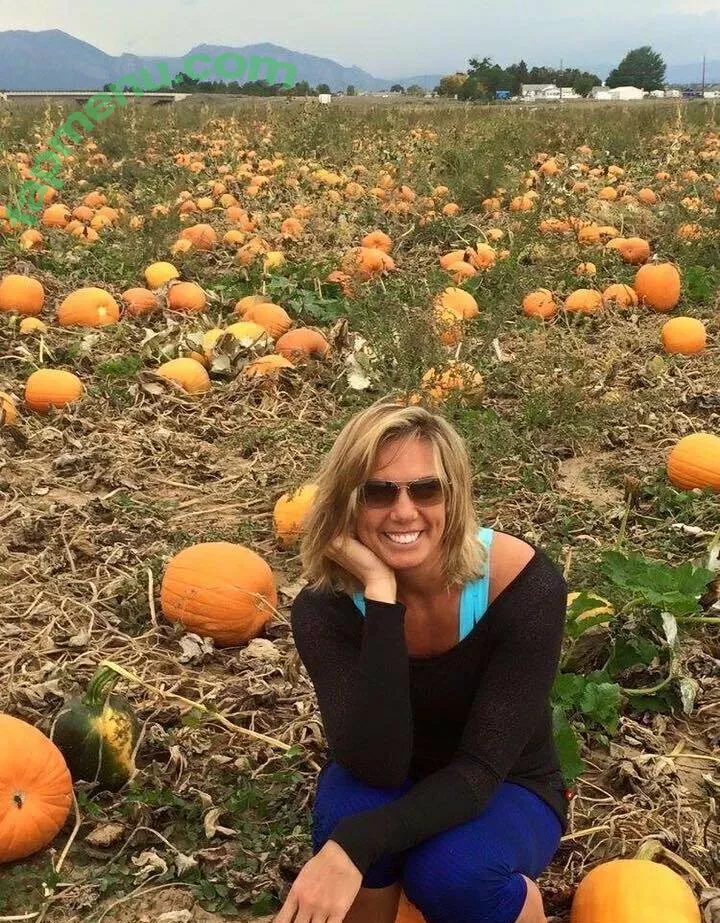 themikaylamiles nude photo #0205 (themikaylamiles)