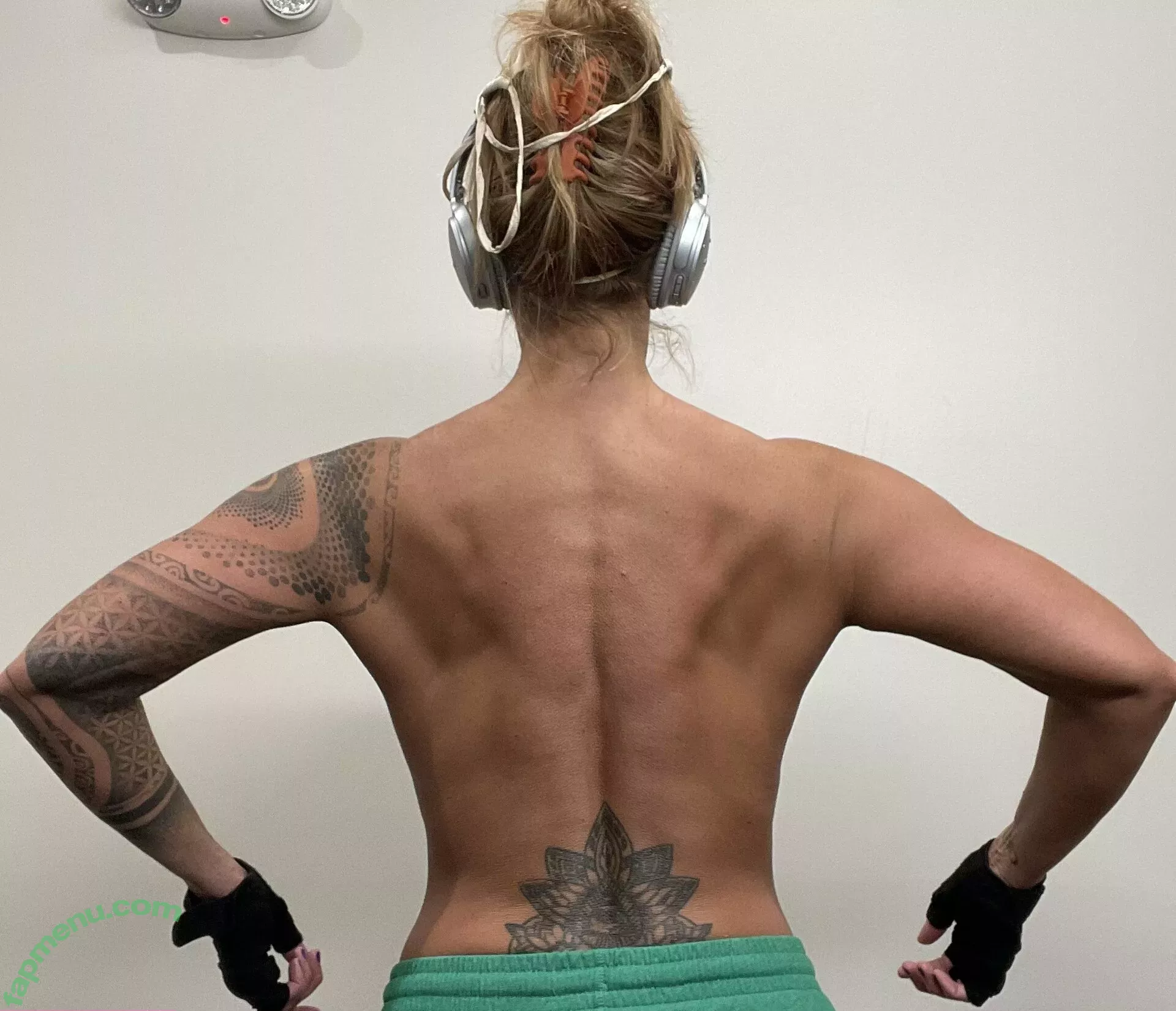 themikaylamiles nude photo #0356 (themikaylamiles)