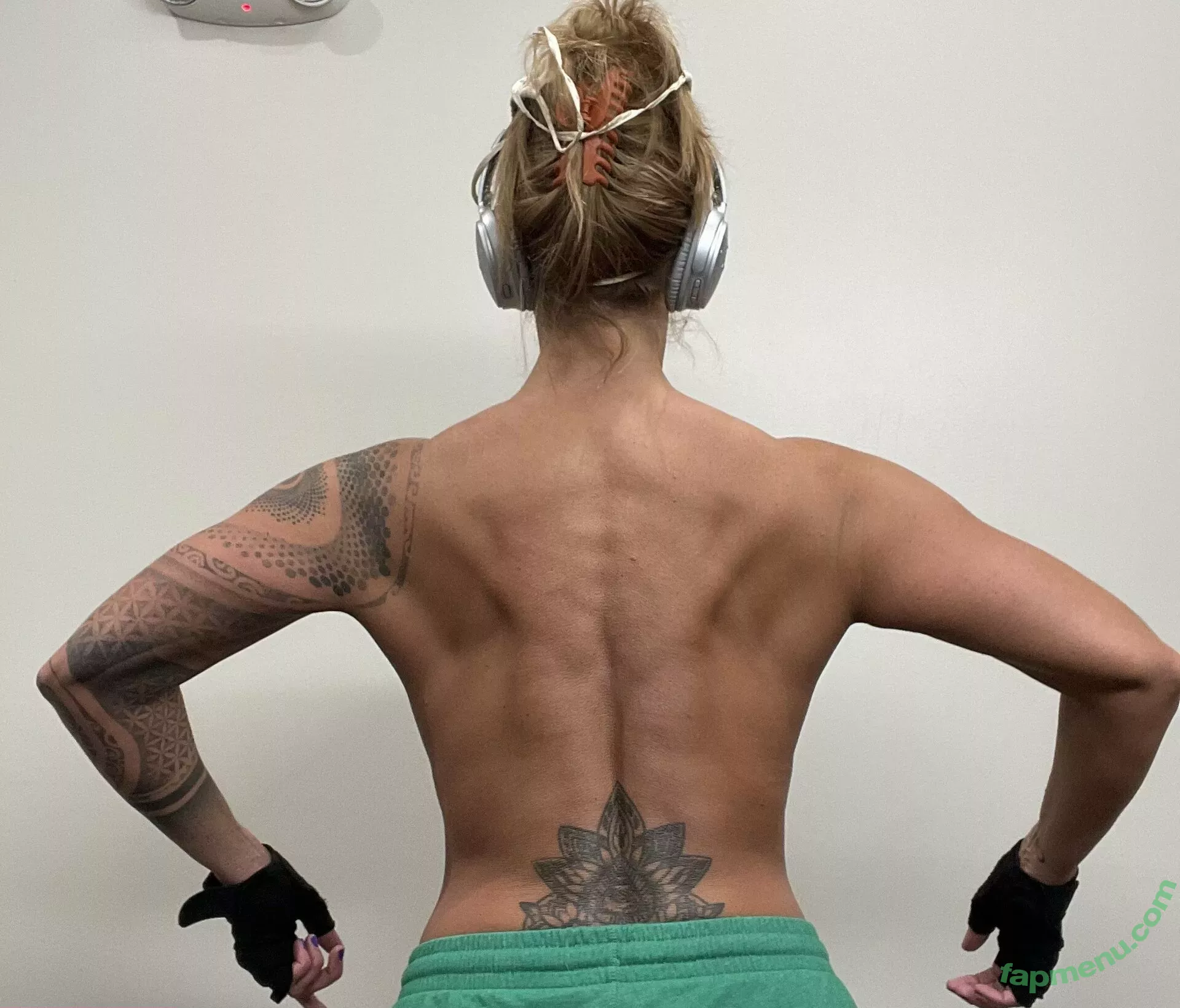 themikaylamiles nude photo #0357 (themikaylamiles)