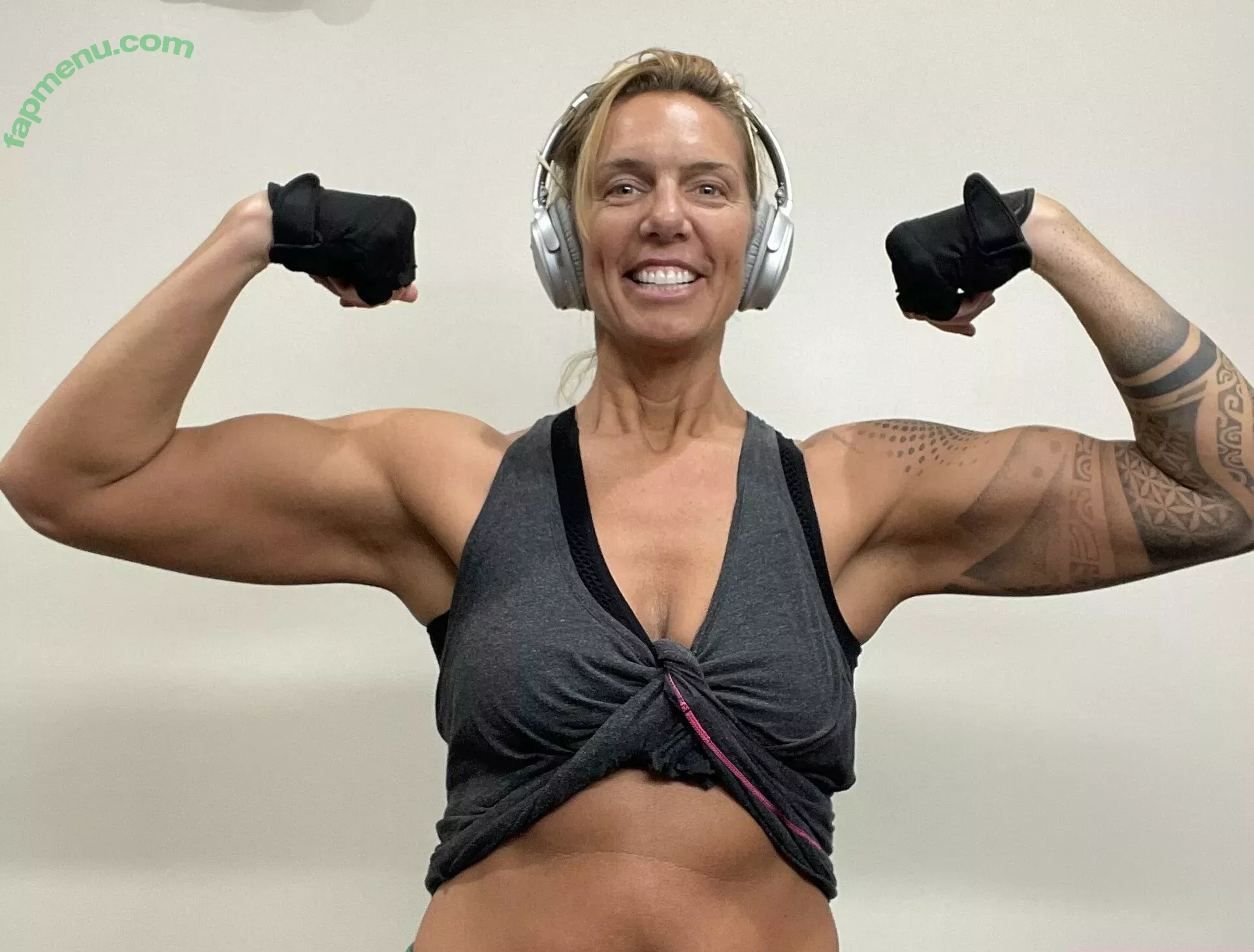 themikaylamiles nude photo #0361 (themikaylamiles)