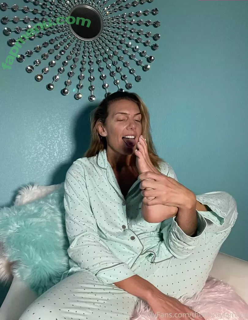 themikaylamiles nude photo #0449 (themikaylamiles)